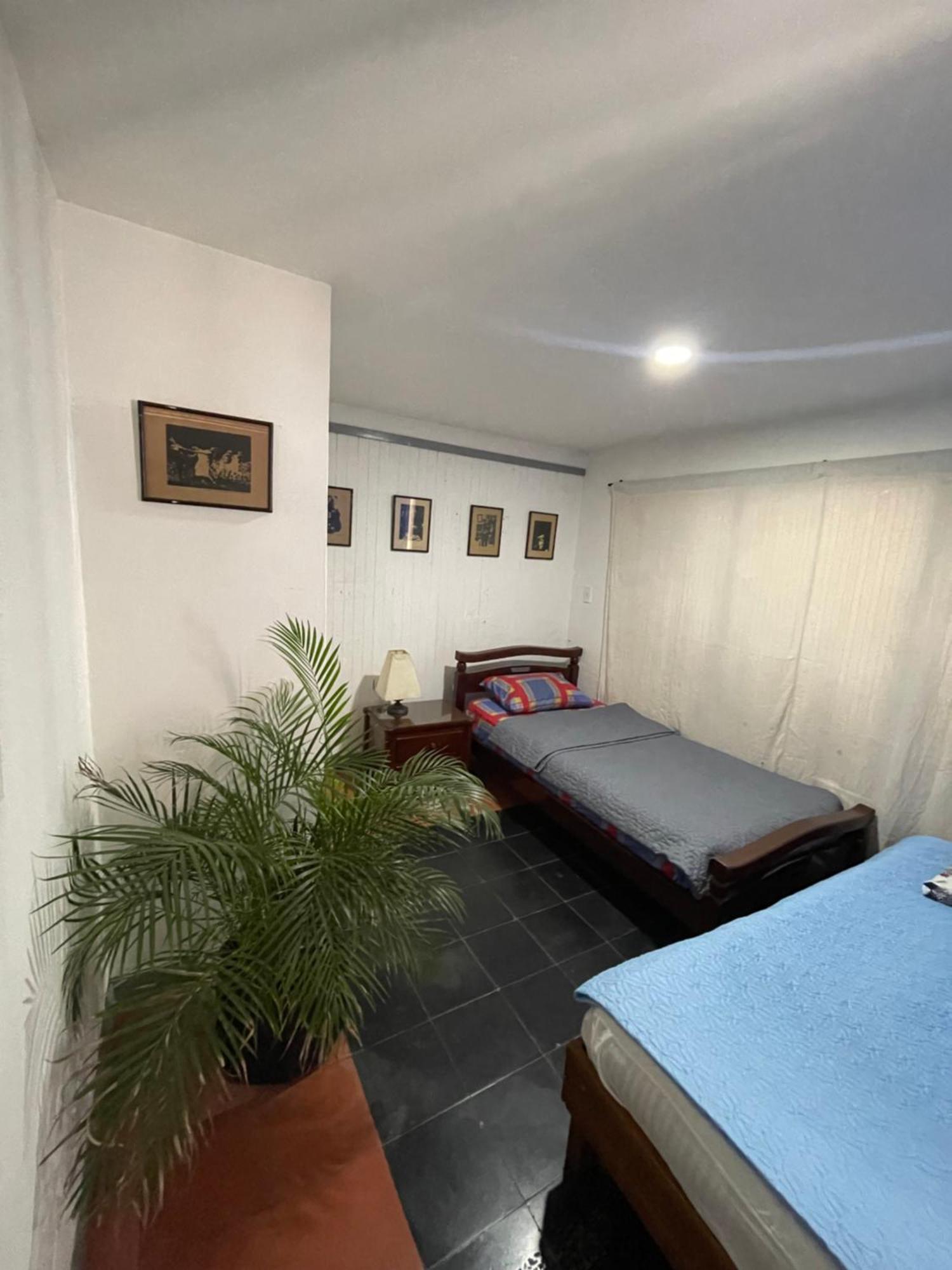 Hostal Casa Las Tias Medellin Exterior photo